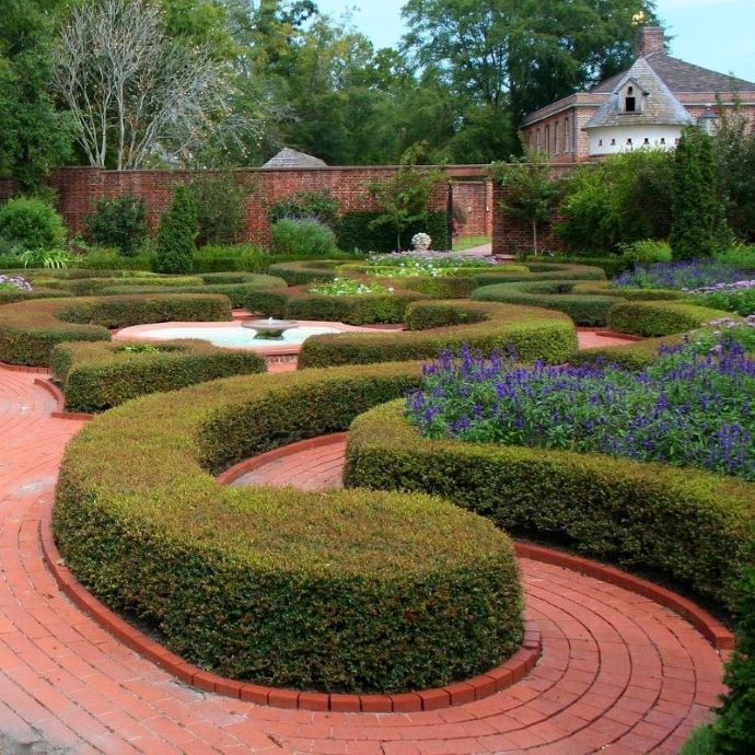 Formal Gardens: Design, Plants & Ideas